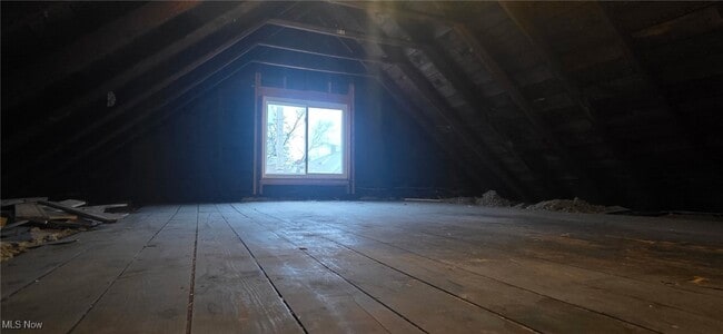 Building Photo - 920 Redfern Ave