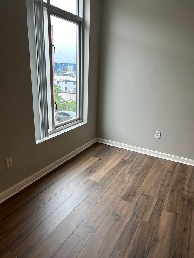 Building Photo - 2222 Detroit Ave #512