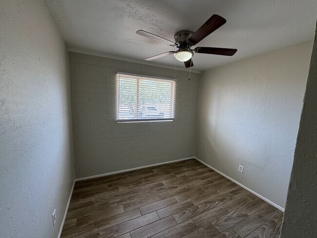 Building Photo - 4738 N 47th Ave