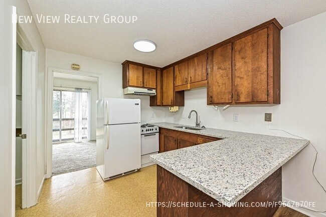 Building Photo - 220 McDade Rd