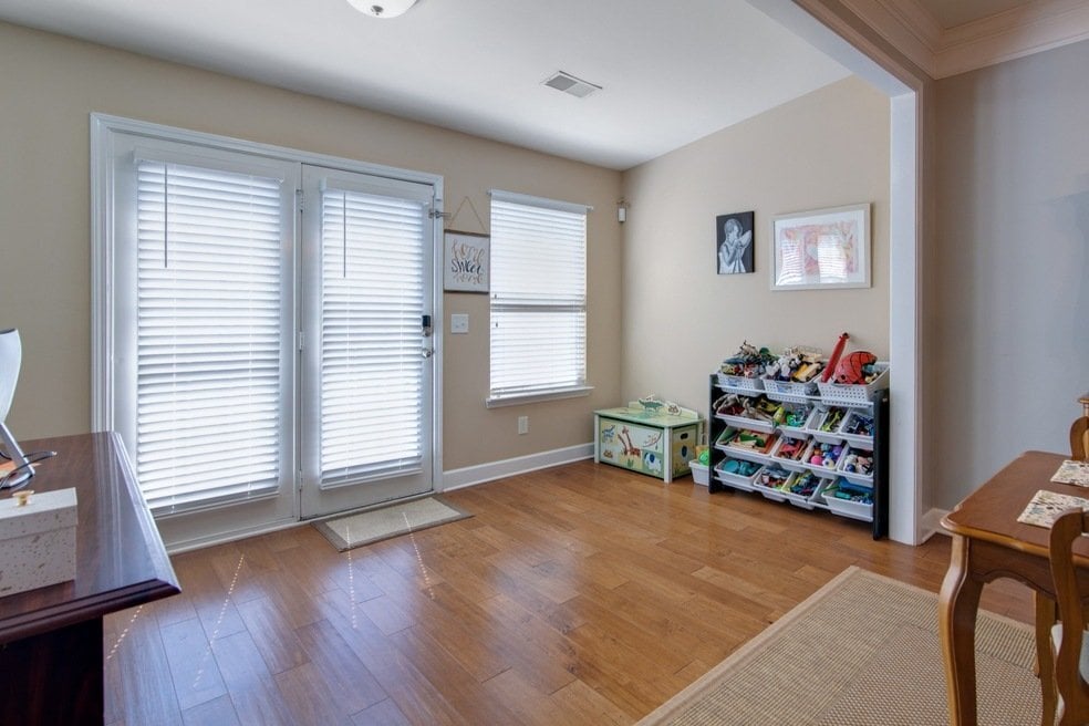 Building Photo - 7031 Sunnywood Dr