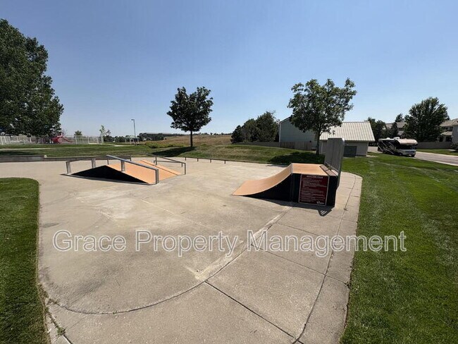 Building Photo - 910 Humboldt Way