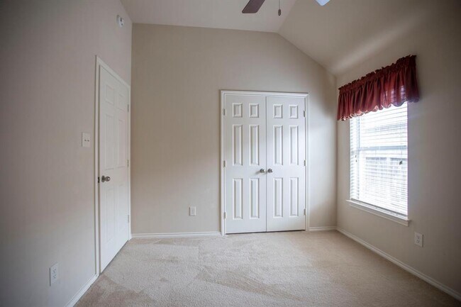 Building Photo - 5942 Turkey Creek