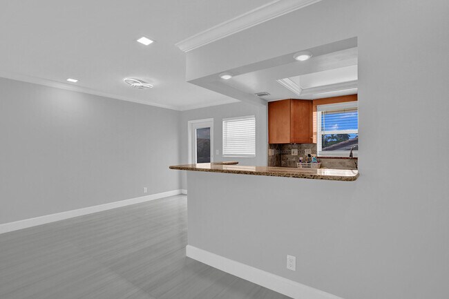 Building Photo - 2755 NE 28th Ave