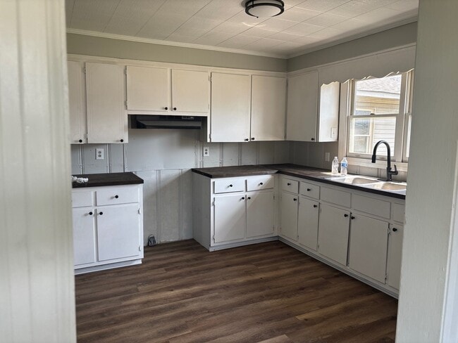 Building Photo - 1108 Warren St