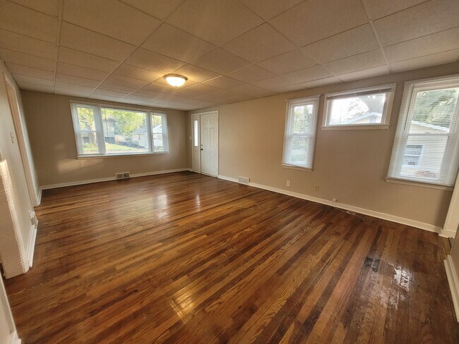 Building Photo - 1112 Geil Ave