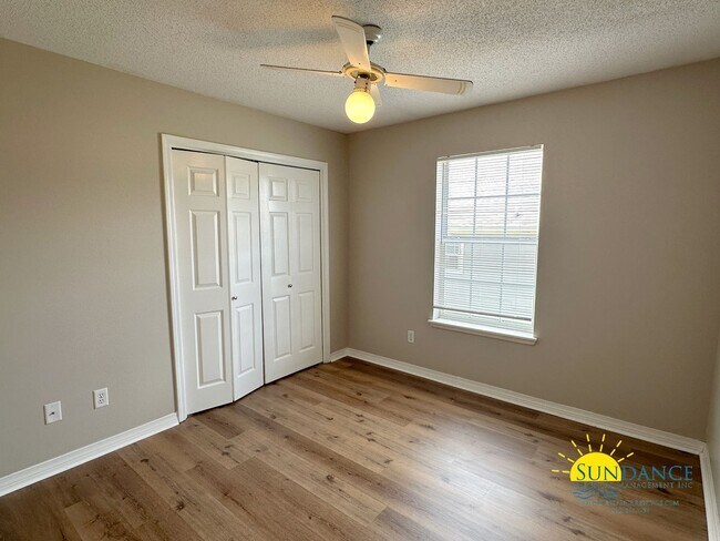 Building Photo - Nice 2 Bedroom Unit in Navarre