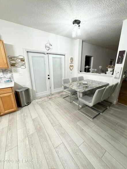 Building Photo - 955 Churchhill Ln