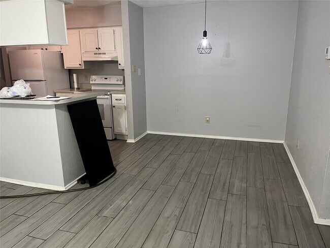 Building Photo - 7600 Emmett F Lowry Expy