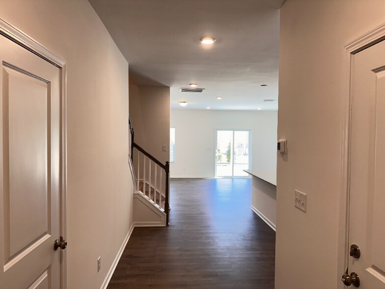 Building Photo - 3550 Secrest Lndg