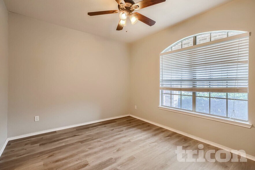 Building Photo - 5626 Cross Pond