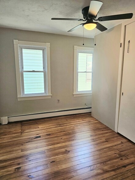 Second bedroom w/ one closet - 226 S Illinois Ave