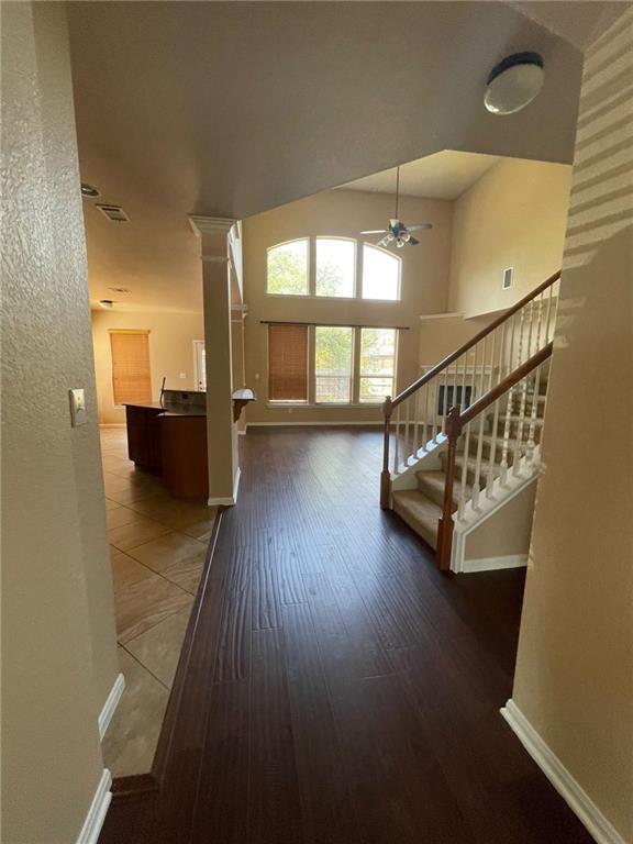 Building Photo - 704 S Frontier Ln