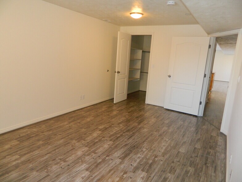 Building Photo - 6304 Parkridge Dr