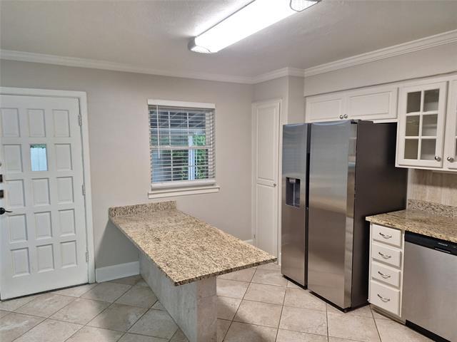 Building Photo - 8430 Birchcroft Dr