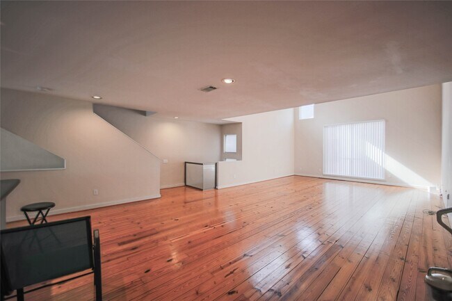 Building Photo - 6913 Yellowstone Way Dr