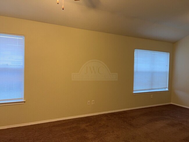 Building Photo - 1201 Fox Creek Dr