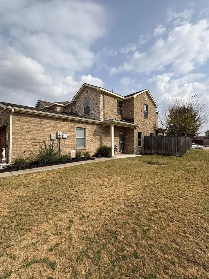 Building Photo - 5900 Stone Mountain Rd