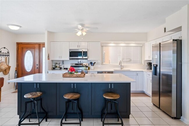 Building Photo - 3666 Belle Vista Dr E