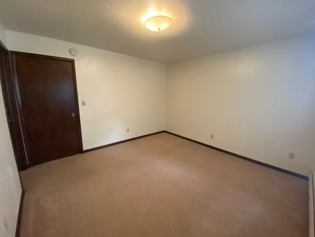 Building Photo - 429