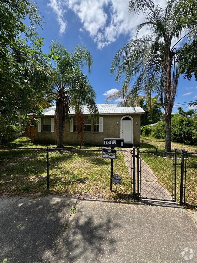 Building Photo - Freshly Renovated 3/2 Single Family in Wes...