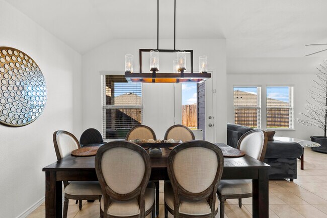 Building Photo - 1111 Mercury Dr