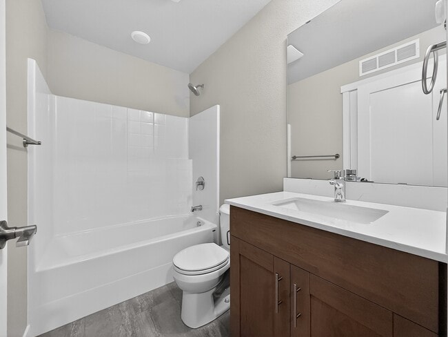 Building Photo - 1322 194th St SE