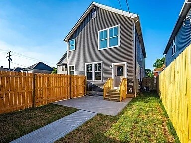 Building Photo - 1436 Oak St