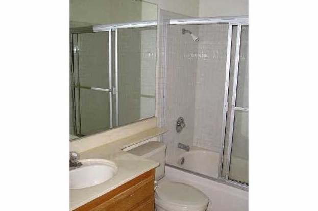 Building Photo - 520 Via De La Valle