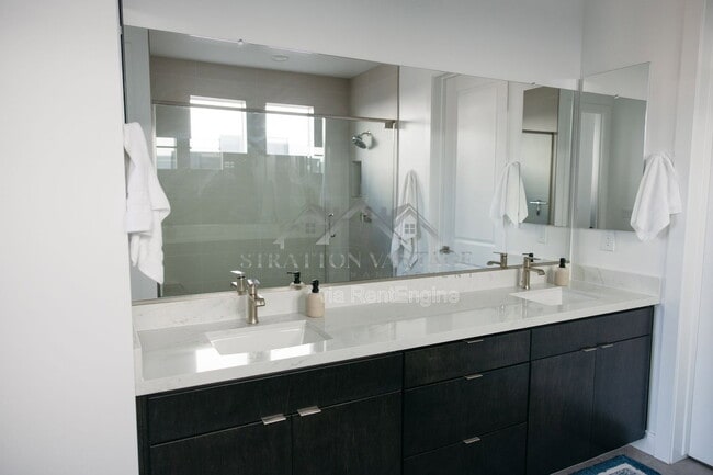 Building Photo - 10262 E Utah Ave