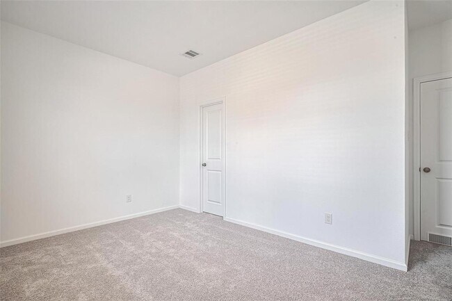 Building Photo - 2430 Dewford Fls Dr