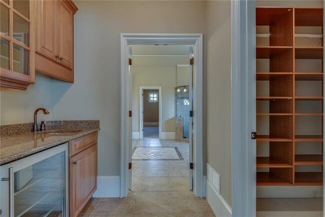 Building Photo - 3924 Sweat Creek Run NE