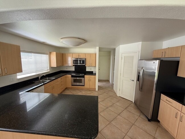 Building Photo - 4 Bedroom / 3 Bath House in The Islands Ga...
