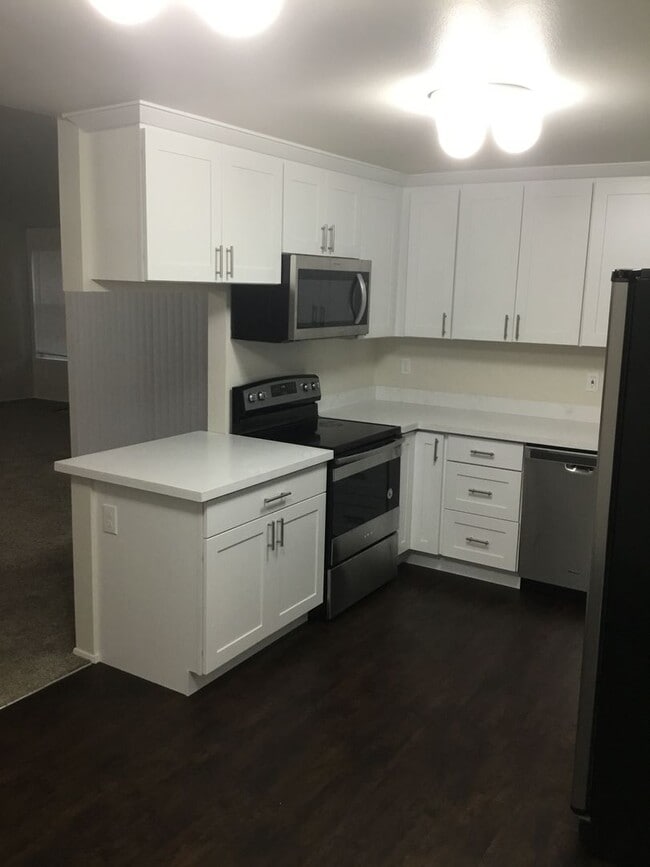 Building Photo - 3 Bedroom East Hill Home - $3,100/month