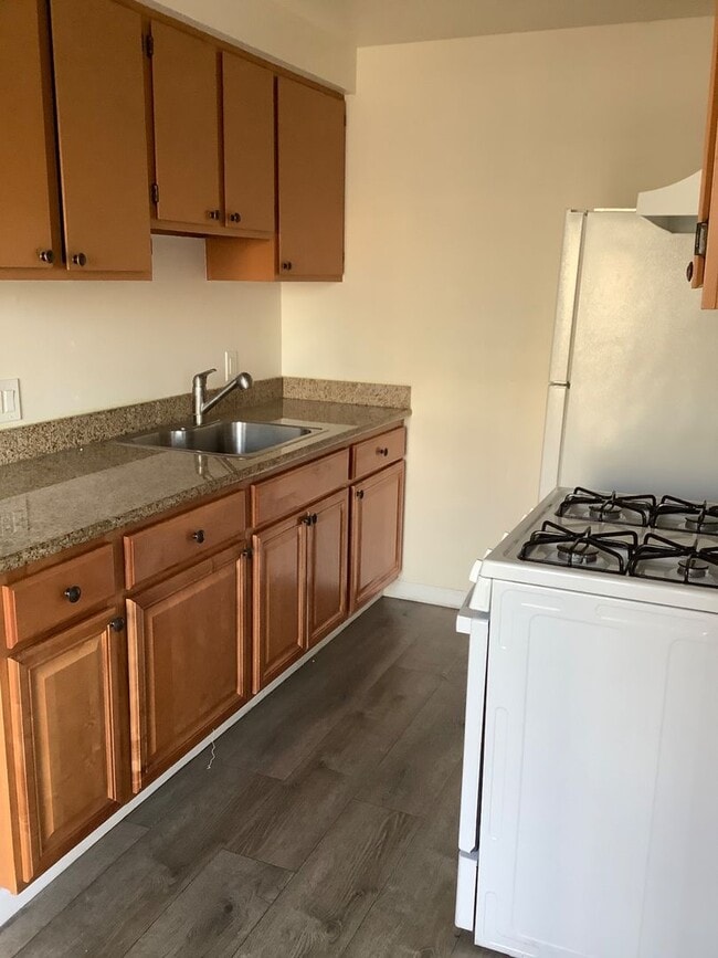 Building Photo - 537 Nevin Ave