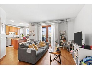 Building Photo - 15 E Franklin Ave