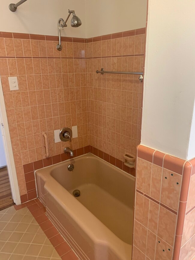 Building Photo - 1142 16th St