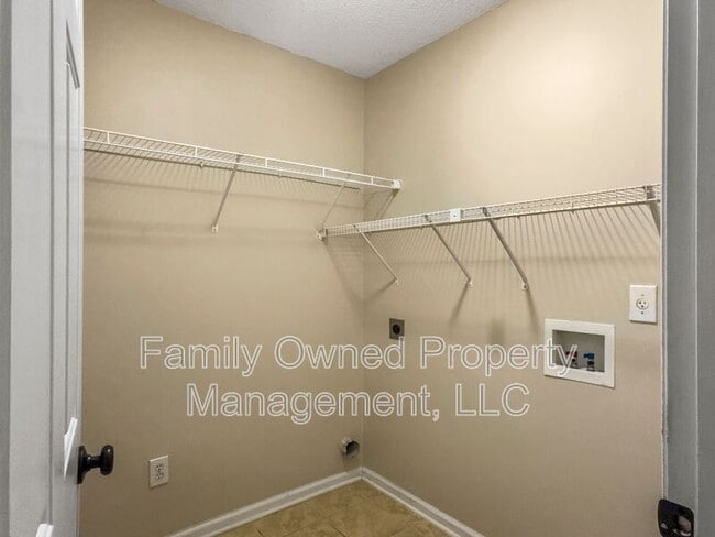 Building Photo - 72 Blue Jasmine Ln