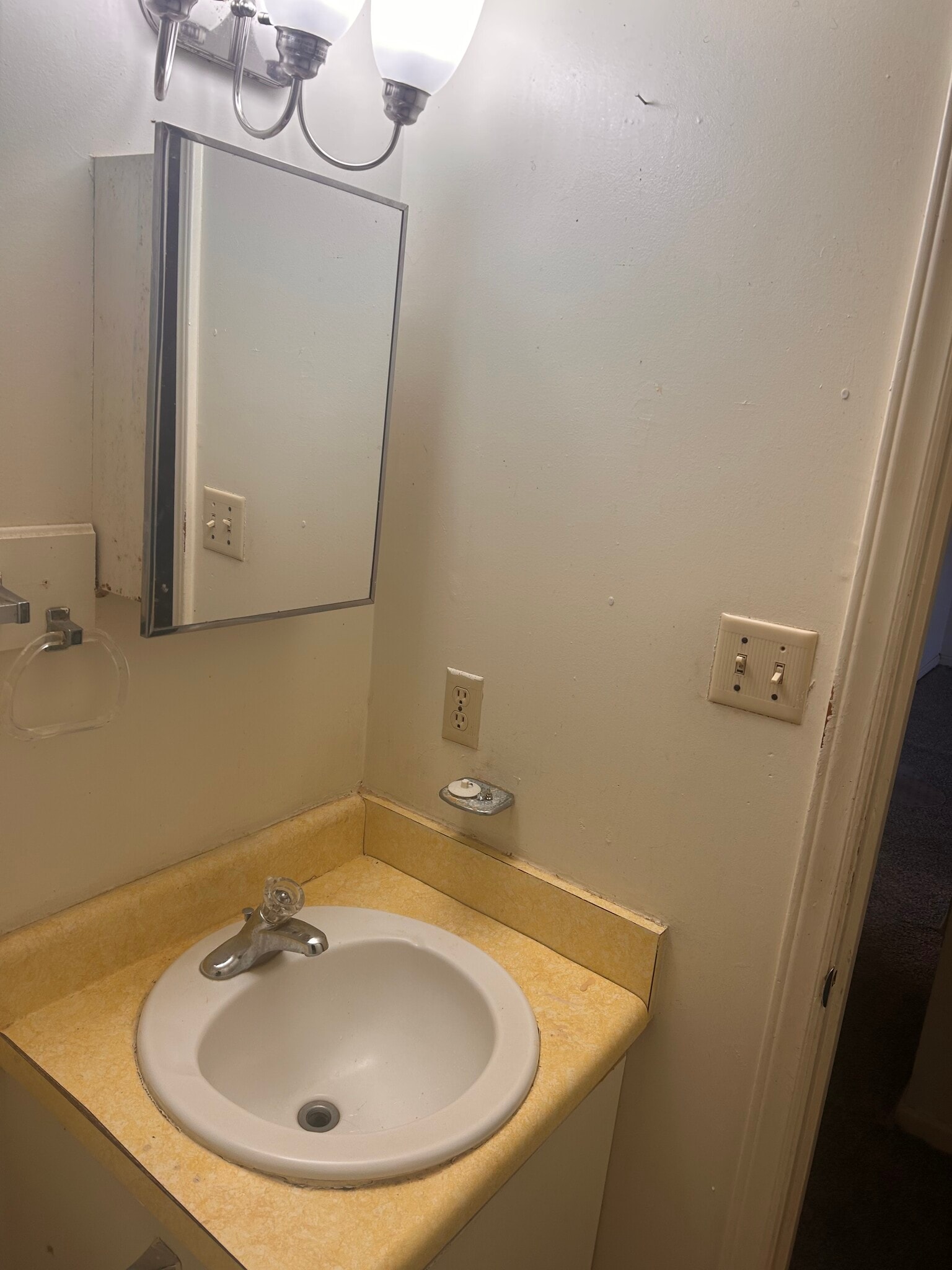 Building Photo - 169 W Paces Dr