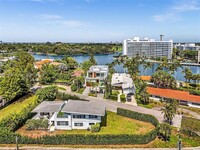 Building Photo - 9257 Bay Dr