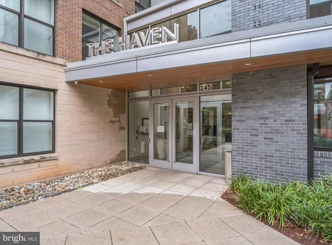 Building Photo - 145 Riverhaven Dr