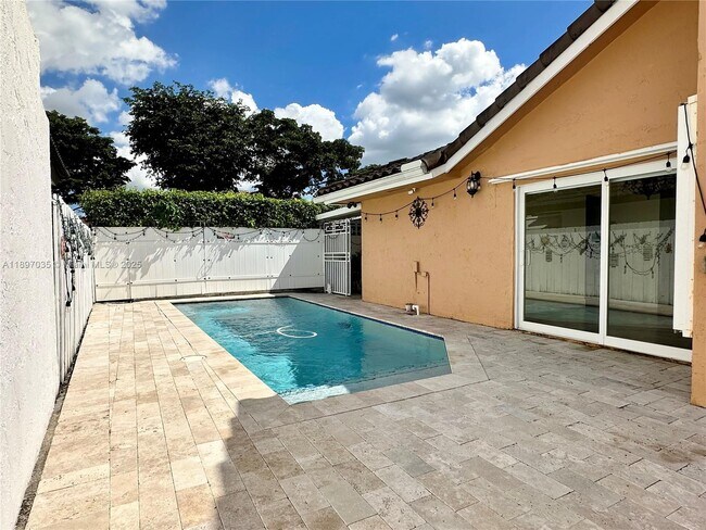 Building Photo - 6097 SW 128th Ct