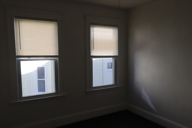 Building Photo - 8 Irma Ave