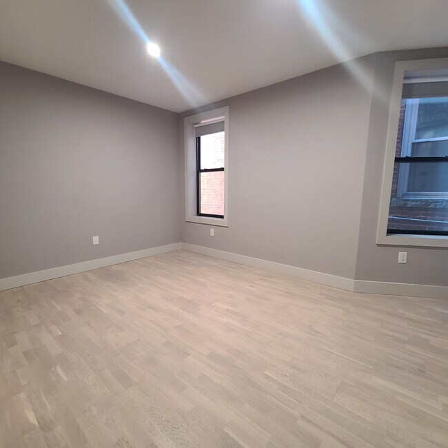 Building Photo - 21 65th St