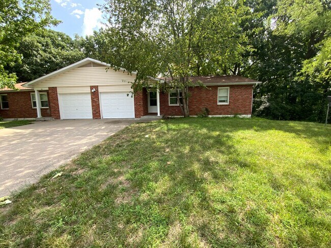 Building Photo - 207-207 Briarcrest Ct