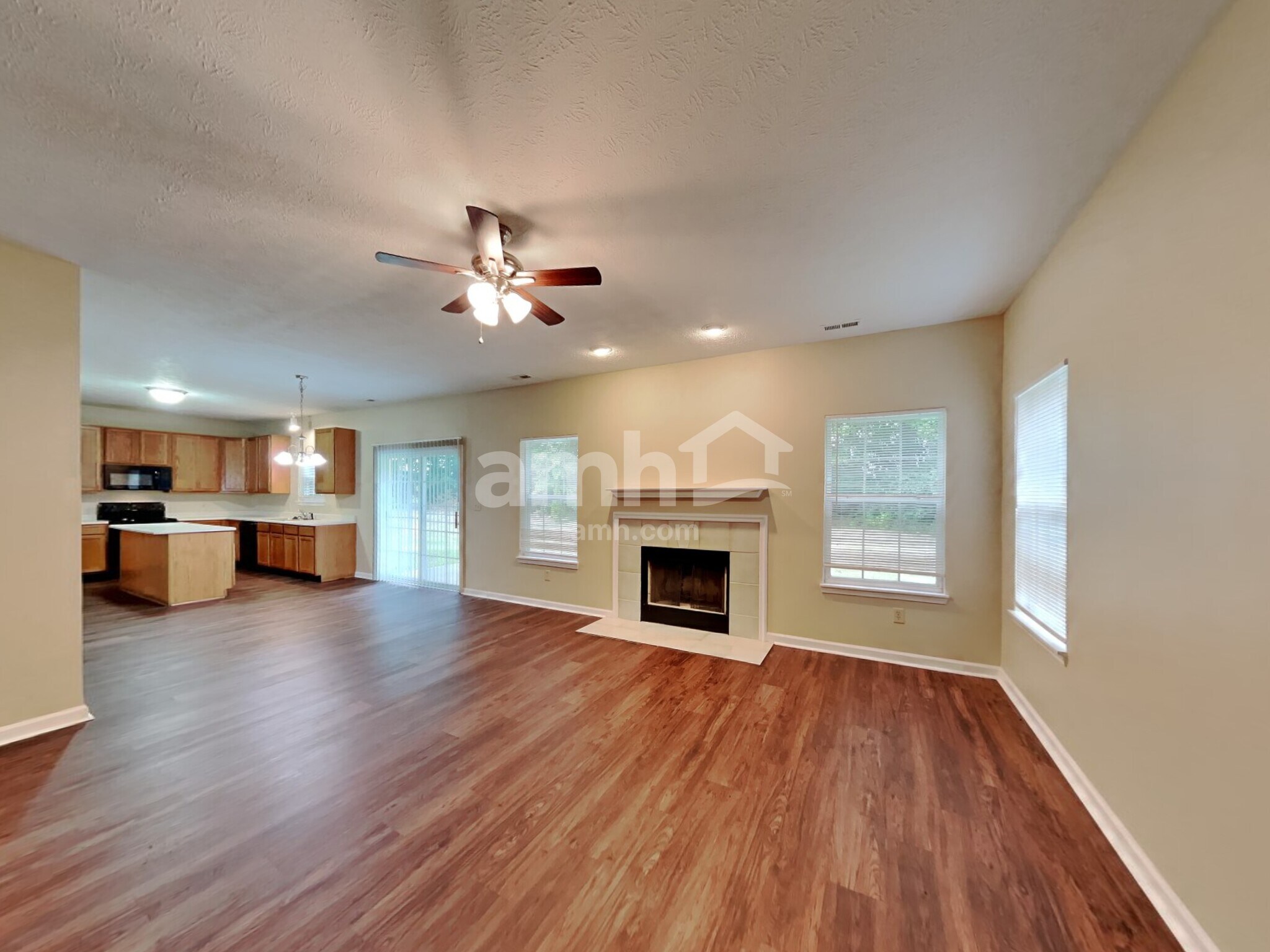 Building Photo - 796 Flying Sun Dr