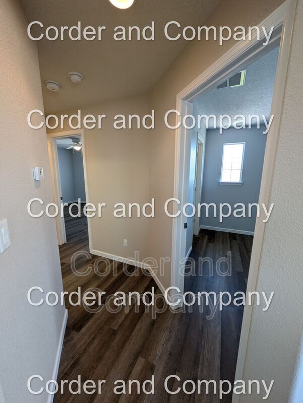 Building Photo - 317 Loma Linda Loop NE