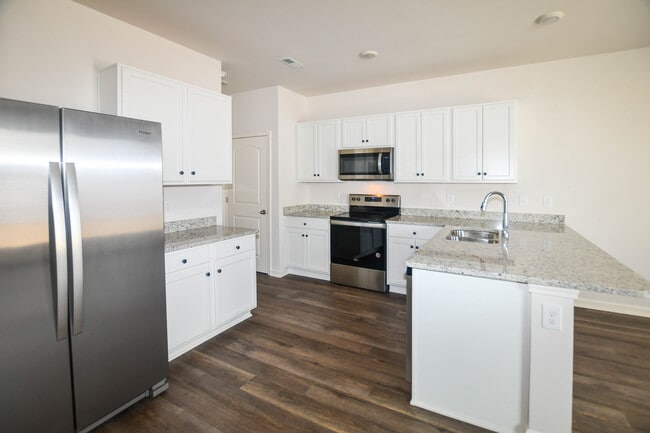 Building Photo - 130 Maple Spring Trl