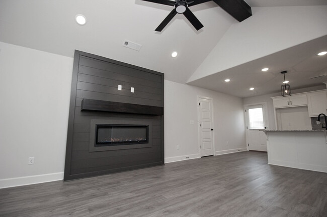 Building Photo - 1210 Monarch Rd