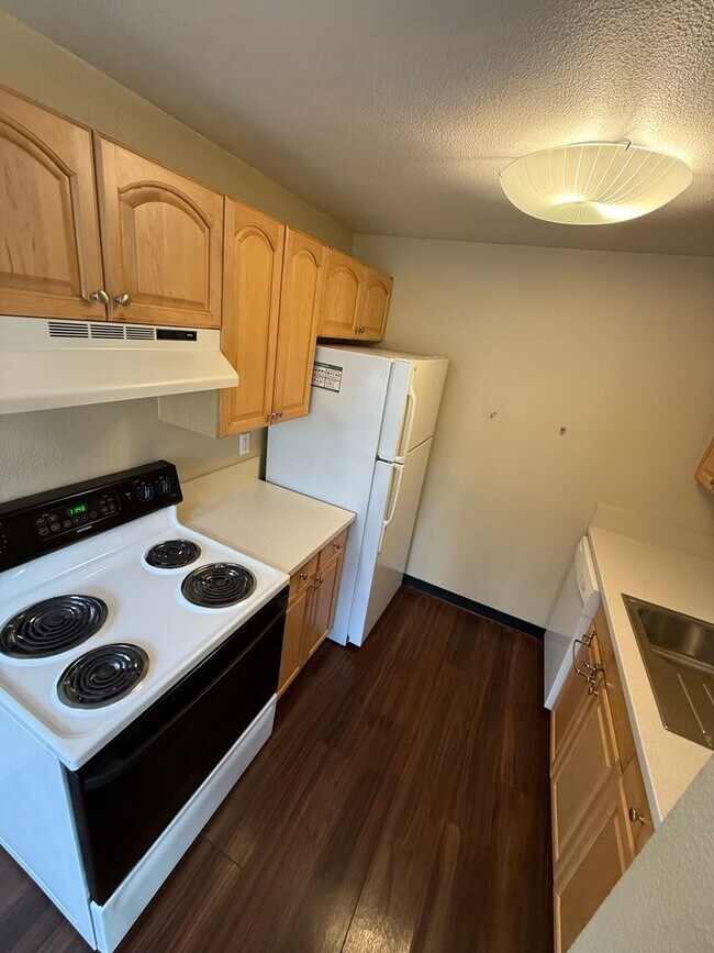 Building Photo - JHOP01